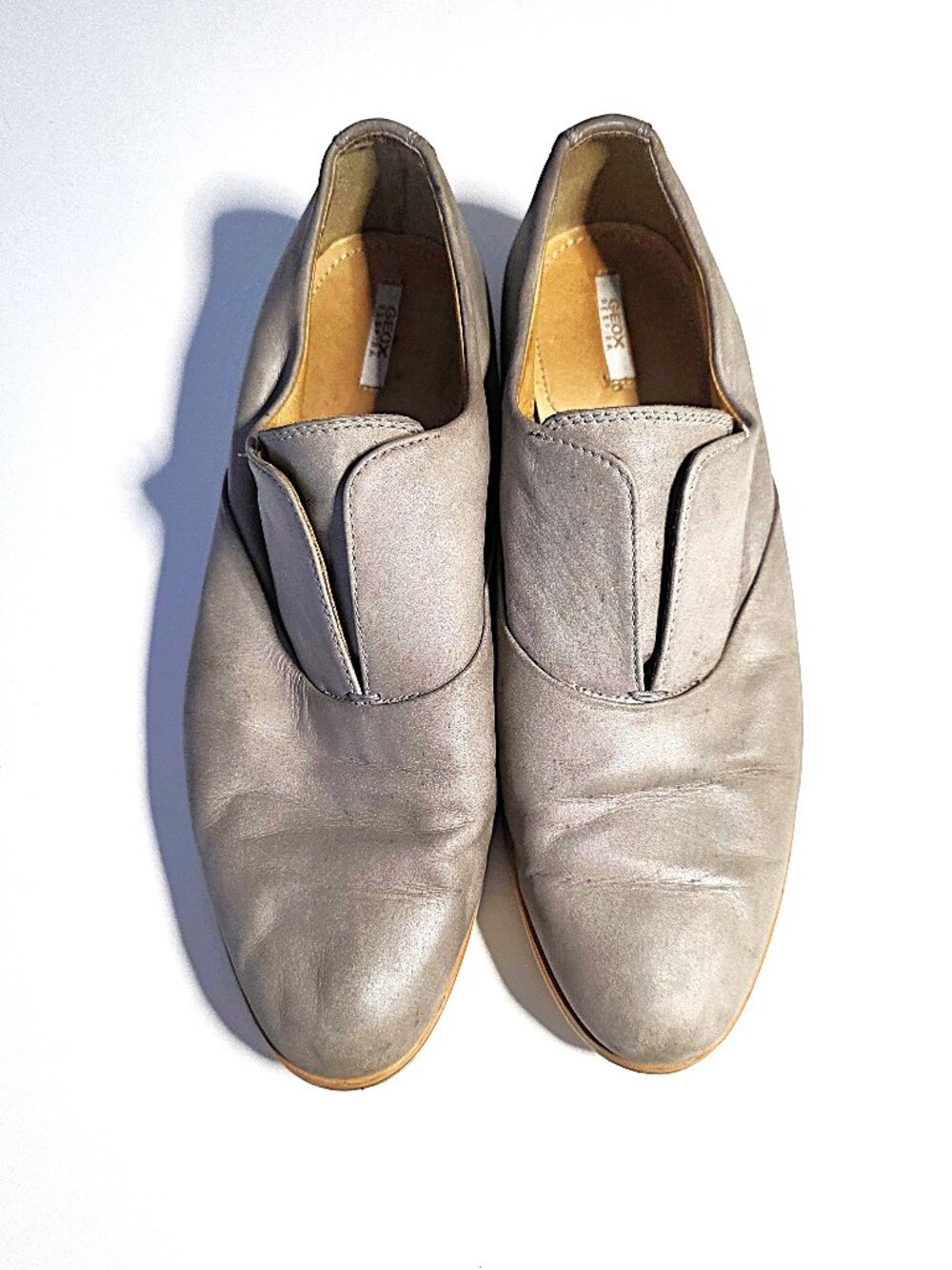 Geox Respira light gray leather loafers